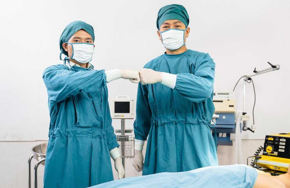 Surgeons (illustration)